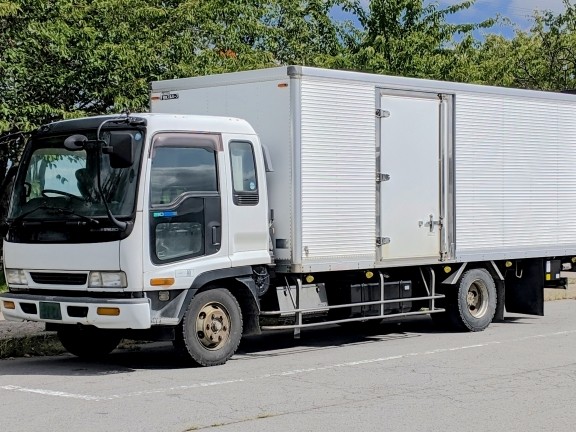 中型免許で乗れるのはどんな車 中型や8t限定解除についても解説