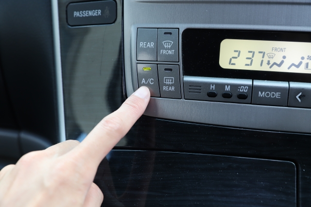 自動車のエアコンが故障 原因はどこ コンプレッサー以外にも原因が存在